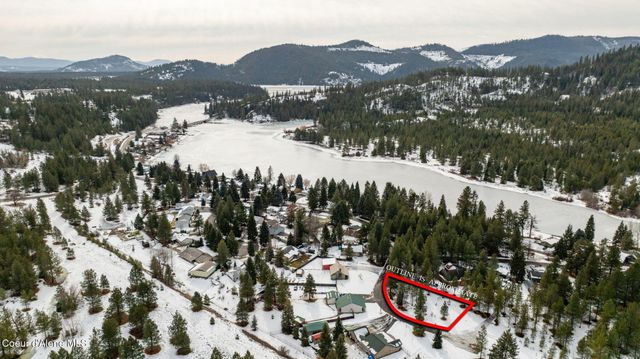 7060 W Tesemini DR, Spirit Lake, ID 83869