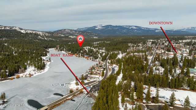7060 W Tesemini DR, Spirit Lake, ID 83869