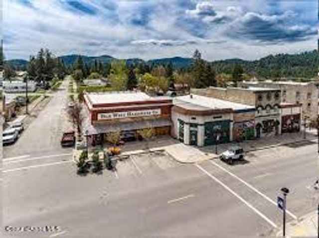 7060 W Tesemini DR, Spirit Lake, ID 83869