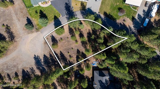 7060 W Tesemini DR, Spirit Lake, ID 83869
