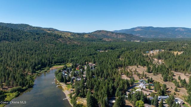 7060 W Tesemini DR, Spirit Lake, ID 83869