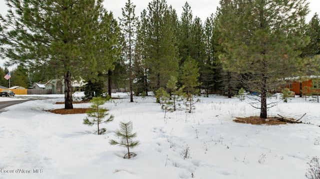 7060 W Tesemini DR, Spirit Lake, ID 83869