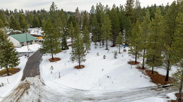 7060 W Tesemini DR, Spirit Lake, ID 83869