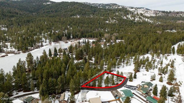 7060 W Tesemini DR, Spirit Lake, ID 83869