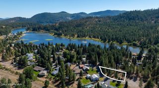 7060 W Tesemini DR, Spirit Lake, ID 83869
