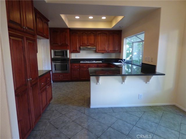 516 Monteleone, Oak Park, CA 91377