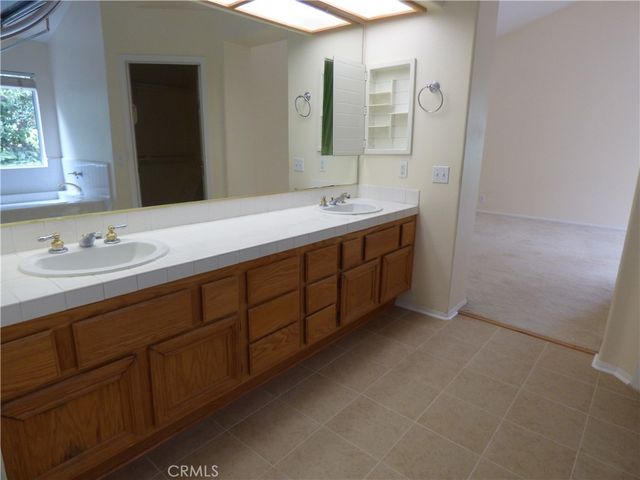 516 Monteleone, Oak Park, CA 91377