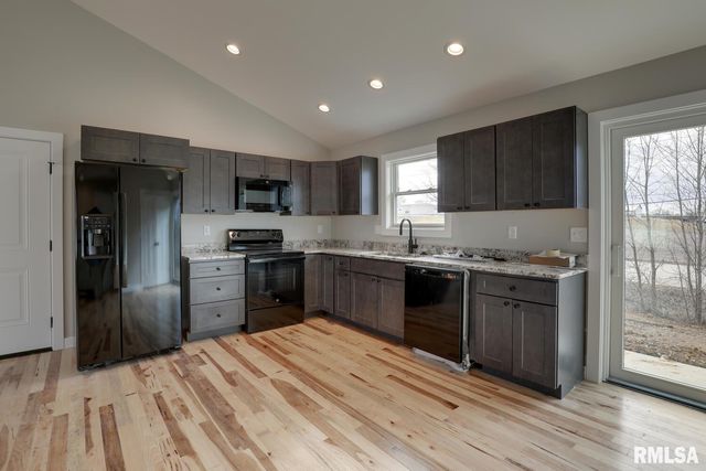 2825 N 23RD Street, Quincy, IL 62305