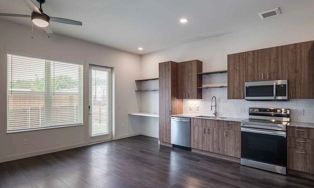 2232 Empire Central Drive 216, Dallas, TX 75235