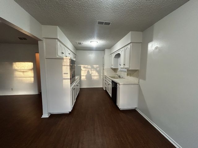 2716 Sibley Drive, Arlington, TX 76015