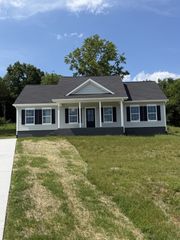 134 Alice Preston Loop, Gordonsville, TN 38563