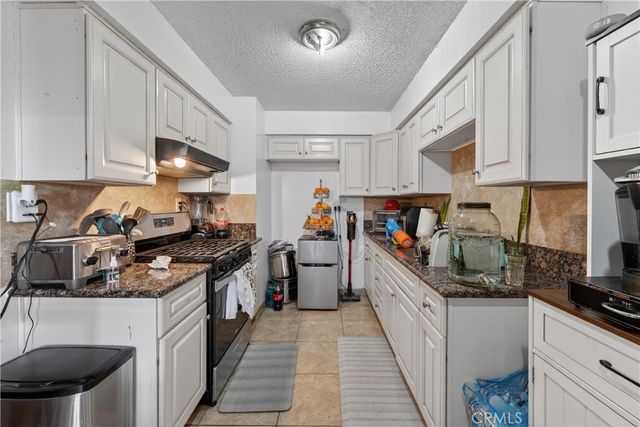 2211 S Fairview, Santa Ana, CA 92704