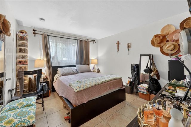 2211 S Fairview, Santa Ana, CA 92704