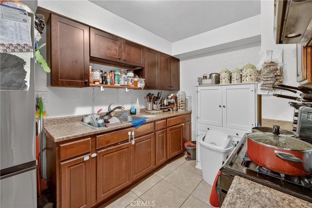 2211 S Fairview, Santa Ana, CA 92704