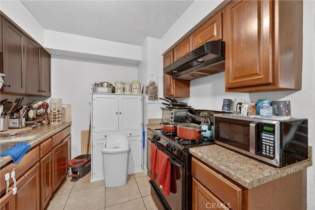 2211 S Fairview, Santa Ana, CA 92704