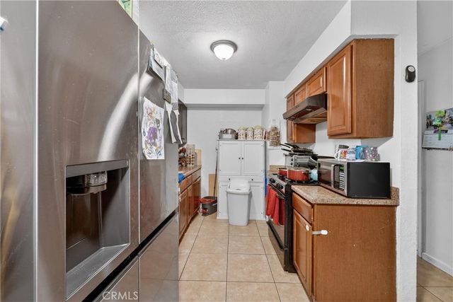 2211 S Fairview, Santa Ana, CA 92704