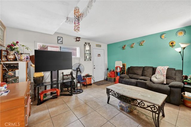 2211 S Fairview, Santa Ana, CA 92704