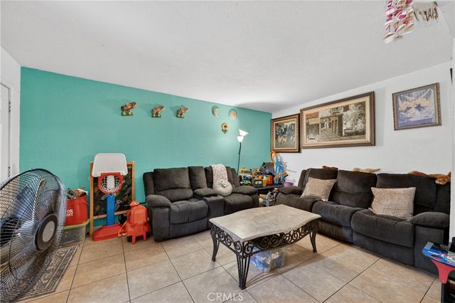 2211 S Fairview, Santa Ana, CA 92704