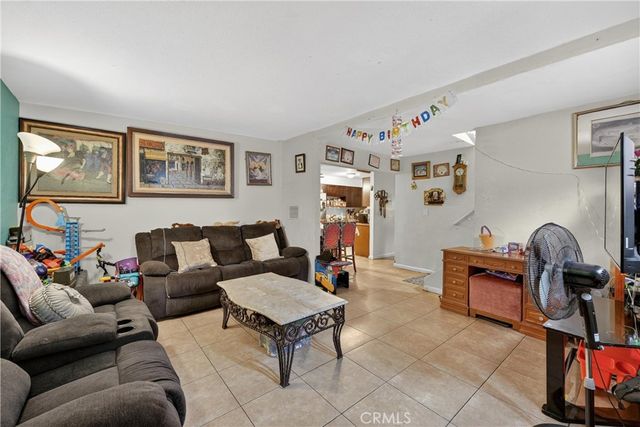 2211 S Fairview, Santa Ana, CA 92704