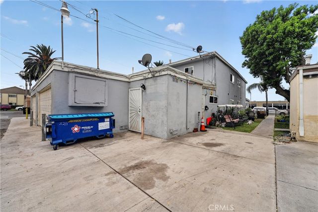 2211 S Fairview, Santa Ana, CA 92704