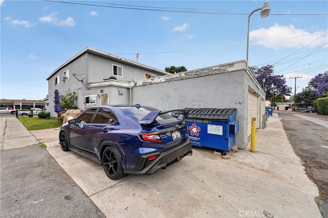 2211 S Fairview, Santa Ana, CA 92704