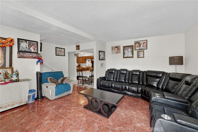 2211 S Fairview, Santa Ana, CA 92704