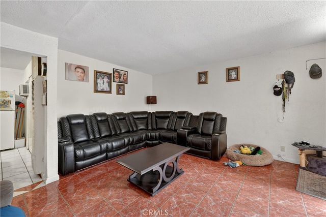 2211 S Fairview, Santa Ana, CA 92704