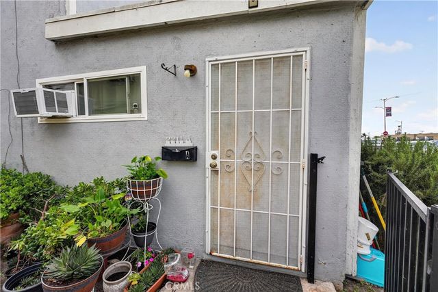 2211 S Fairview, Santa Ana, CA 92704