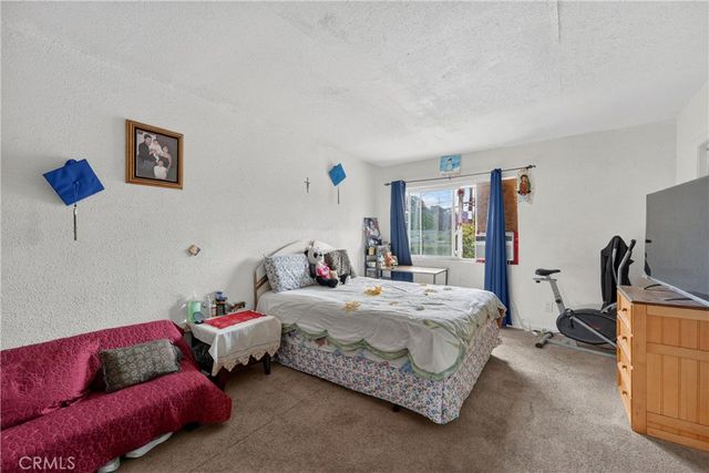 2211 S Fairview, Santa Ana, CA 92704