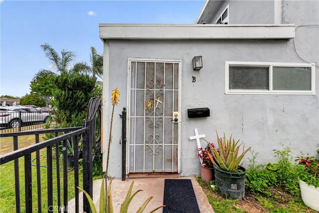 2211 S Fairview, Santa Ana, CA 92704