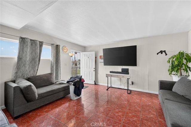 2211 S Fairview, Santa Ana, CA 92704