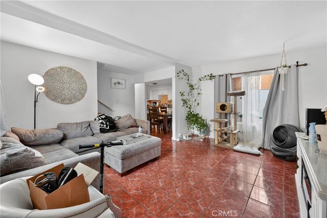 2211 S Fairview, Santa Ana, CA 92704