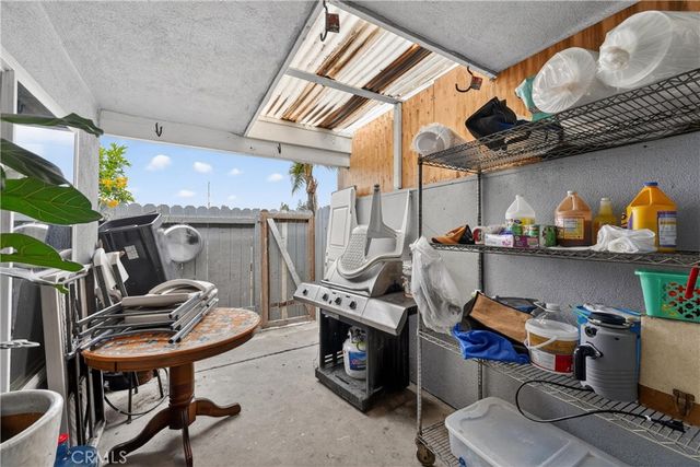 2211 S Fairview, Santa Ana, CA 92704