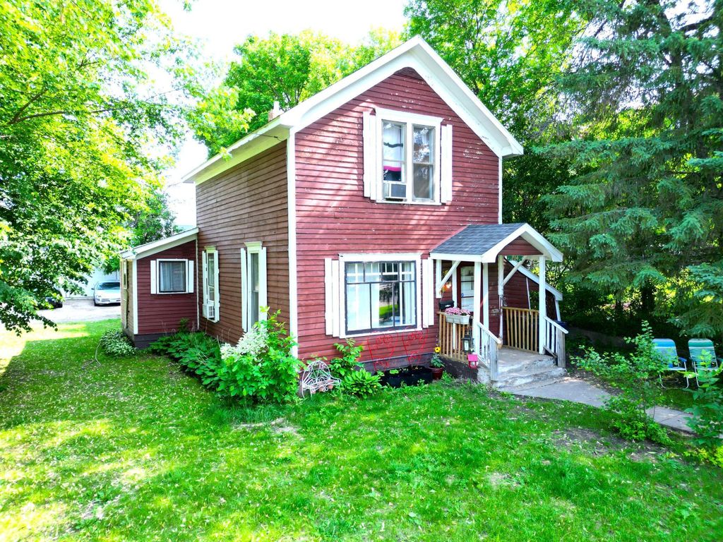 214 W Vasa Avenue, Fergus Falls, MN 56537