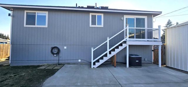 2119 E Buckeye Ave, Spokane, WA 99207