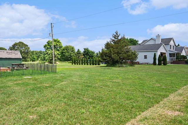 61117 County Road 653, Antwerp Twp, MI 49079