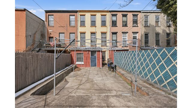 690 HANCOCK Street, New York City, NY 11233