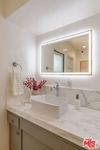 8754 Arlene Terrace, Los Angeles, CA 90046