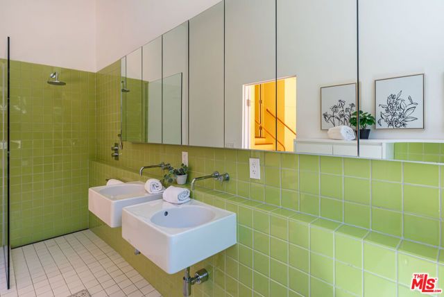 8754 Arlene Terrace, Los Angeles, CA 90046