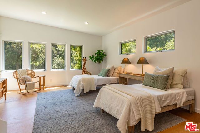 8754 Arlene Terrace, Los Angeles, CA 90046