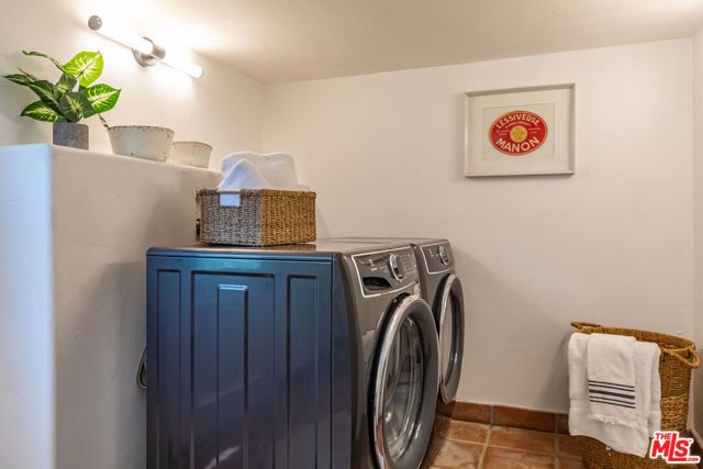 8754 Arlene Terrace, Los Angeles, CA 90046