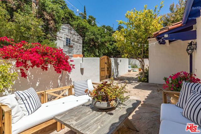 8754 Arlene Terrace, Los Angeles, CA 90046