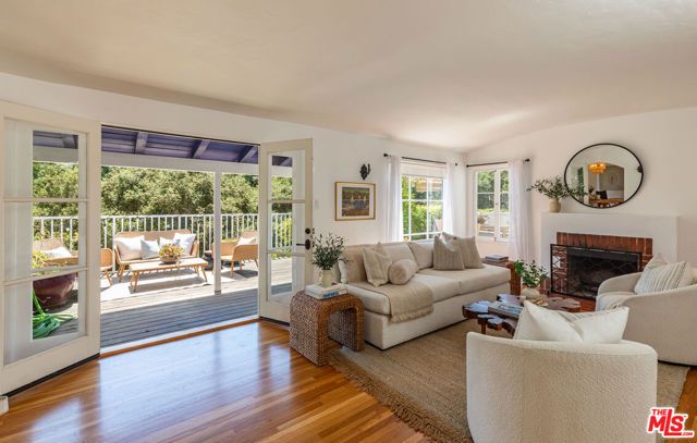 8754 Arlene Terrace, Los Angeles, CA 90046