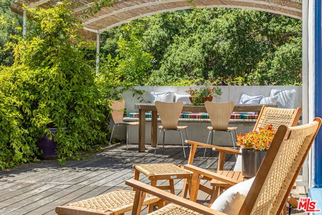 8754 Arlene Terrace, Los Angeles, CA 90046