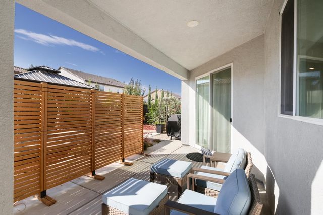10464 Angsley Dr, Elk Grove, CA 95757