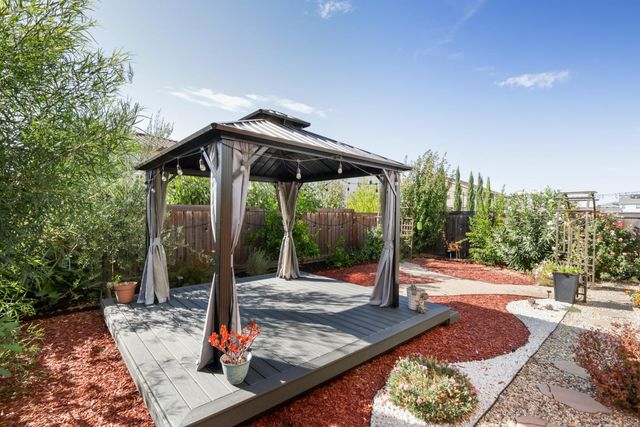10464 Angsley Dr, Elk Grove, CA 95757