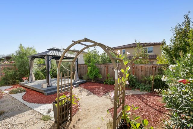 10464 Angsley Dr, Elk Grove, CA 95757