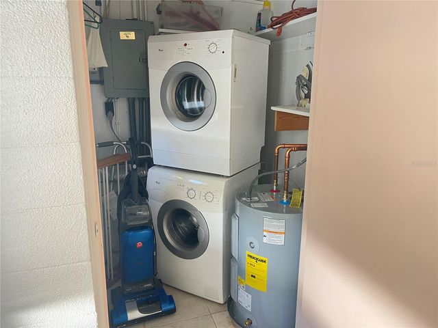 655 PARK CIRCLE, Bradenton, FL 34207