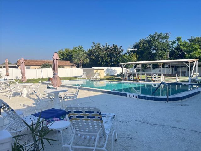 655 PARK CIRCLE, Bradenton, FL 34207