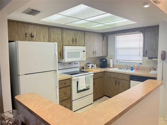 655 PARK CIRCLE, Bradenton, FL 34207